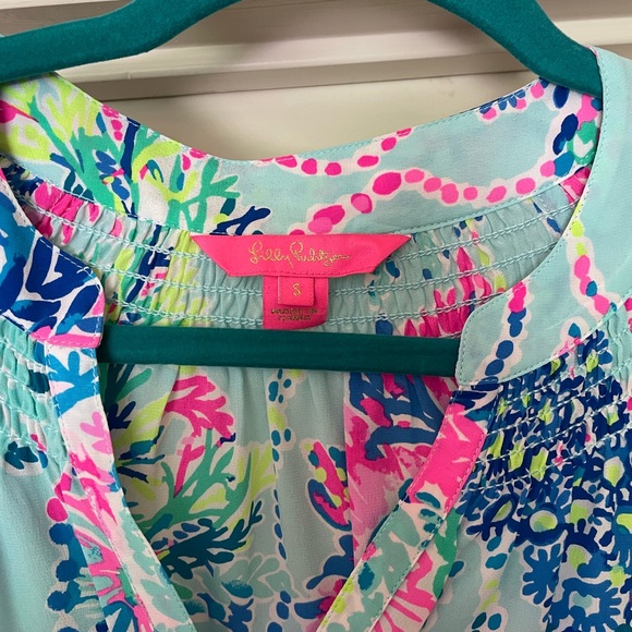 Lilly Pultizer Elsa silk shirt SIZE SMALL - Picture 2 of 2